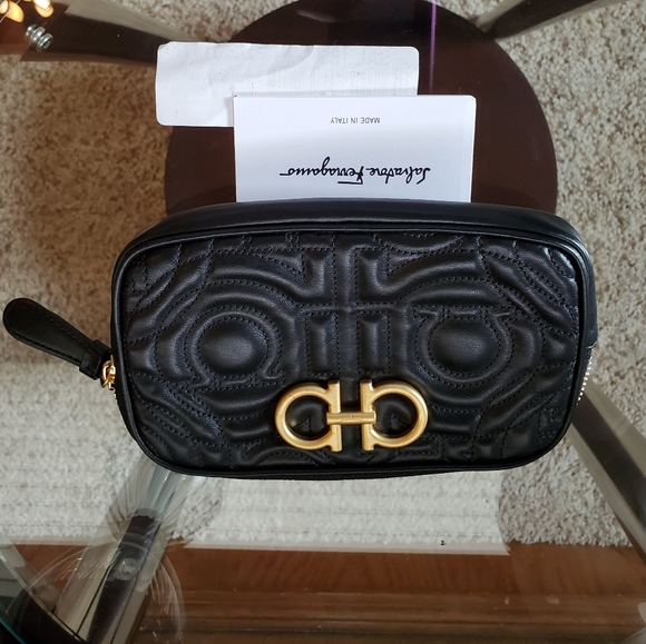 Salvatore Ferragamo QUILTED GANCINI BELT BAG - Picture 15 of 16